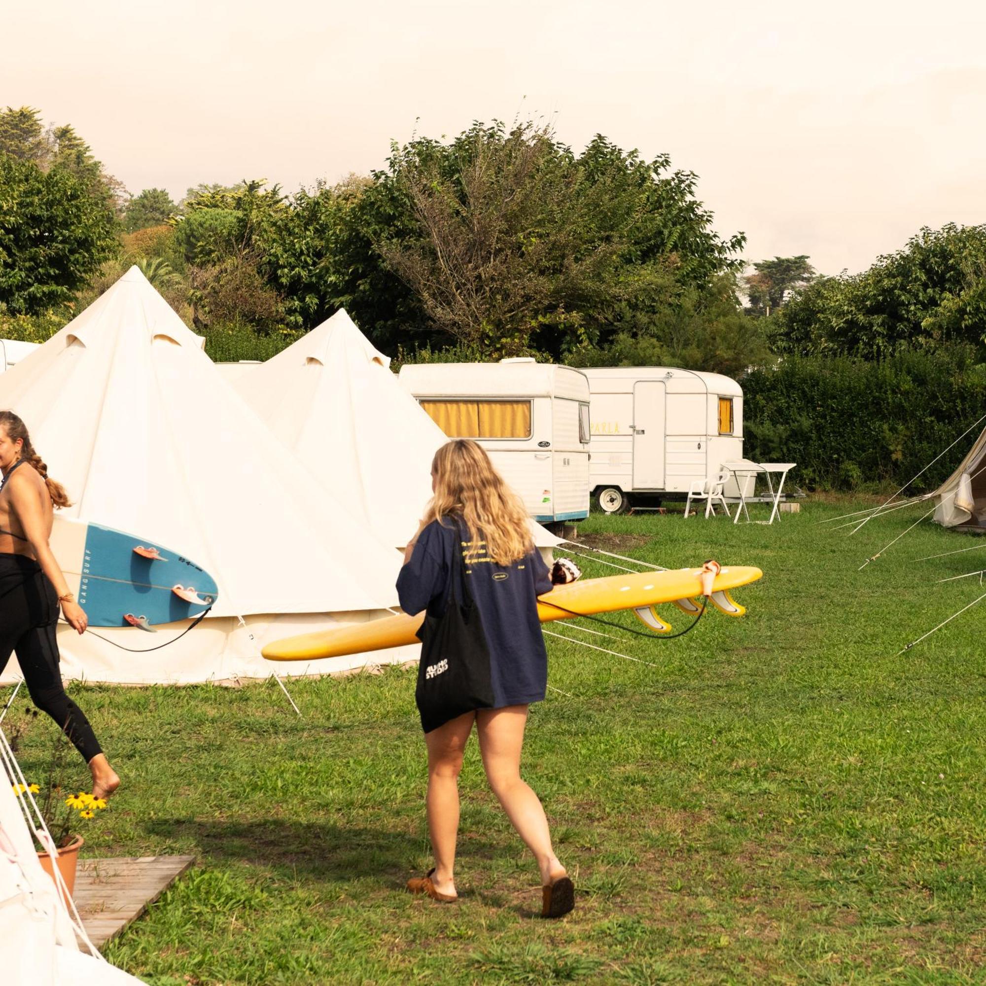 Aparra Surfcamp Saint-Georges-De-Didonne Hotell Exteriör bild